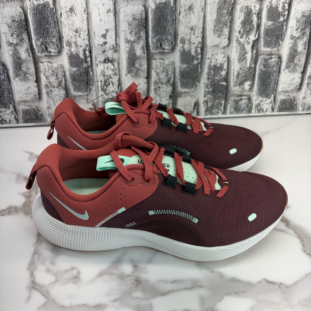 NIKE Women React Escape RN 2 Burgundy Crush DJ9976 600 -Sz 10 New/NoLid
